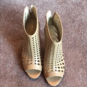 9.5 Nude Heels